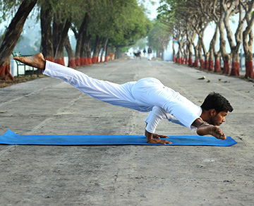 yoga-ttc-class-in-rishikesh-india